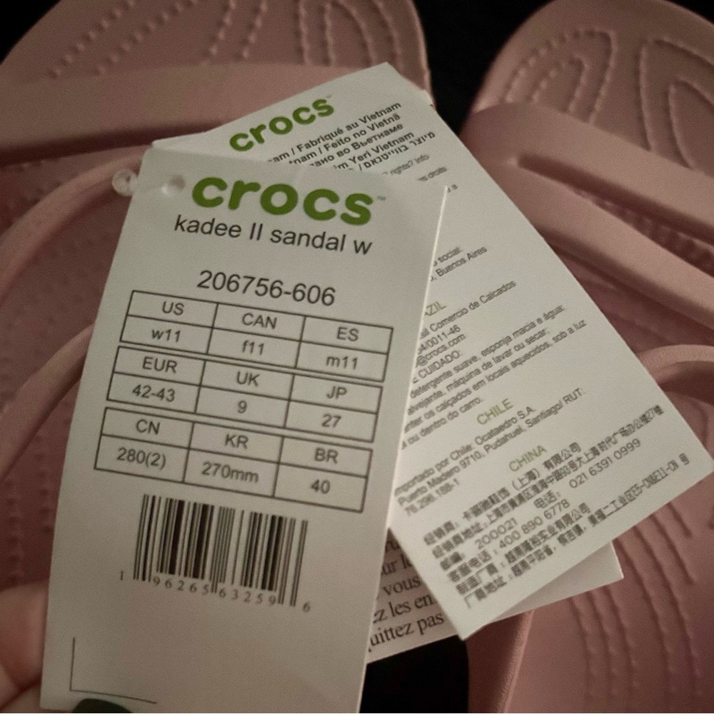 Crocs Size 11W Kardee II Flip Flop New With Tags in Barely Pink - Picture 3 of 4